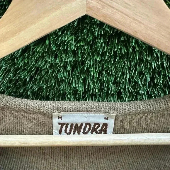 Vintage 1980s  Tundra V-Neck Sweater Medium - Picture 3 of 4